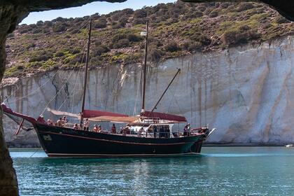 Location Goélette Gulet Thalassitra Milos