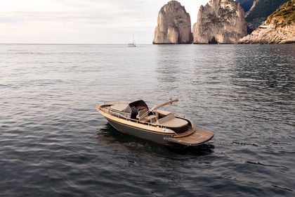 Hire Motorboat Gozzo 35 Positano Open Capri