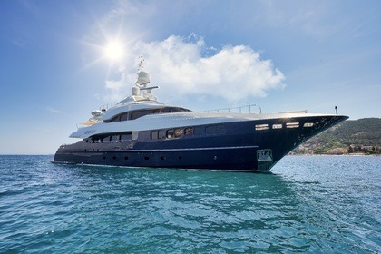 Hire Motor yacht Mondomarine MY WAY V Cannes