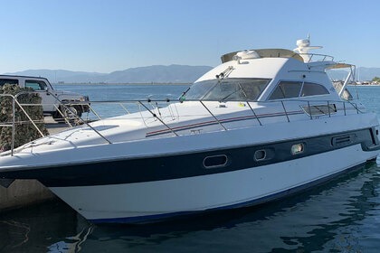 Charter Motorboat Sealine SEALINE 450 Kavala