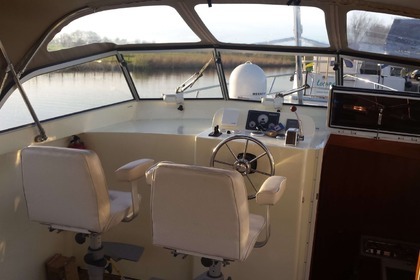 Rental Houseboats Delos Cruiser 1100 IJsselstein