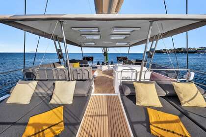 Location Catamaran Fountaine Pajot Alegria 67 Cannes