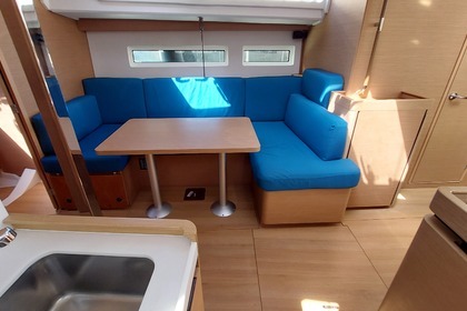 Rental Sailboat  Sun Odyssey 440 - 4 cabine - 2 bagni Castiglioncello