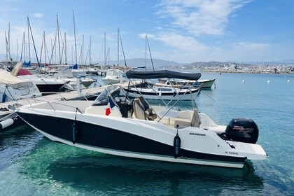 Location Bateau à moteur Quicksilver Activ 675 Open Cannes