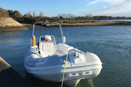 Rental RIB Apex A20 Arzon