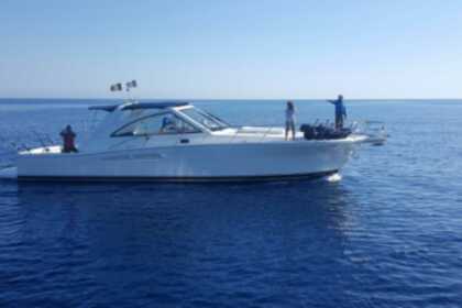 Charter Motorboat Riviera 48 Express Cavalaire-sur-Mer