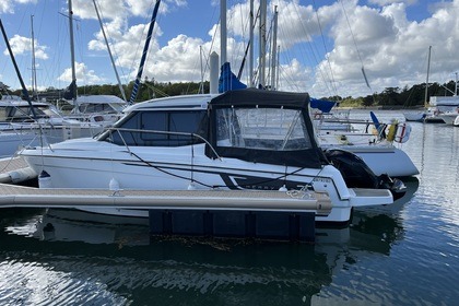 Charter Motorboat Jeanneau merry-fisher 695 Penmarch