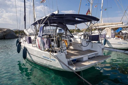 Verhuur Zeilboot Dufour Yachts Dufour 382 GL Golfo Aranci
