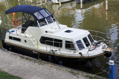 Rental Houseboats Holiday 1000 Koudum