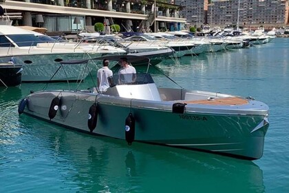 Charter Motorboat Frauscher 1017 Lido El Toro