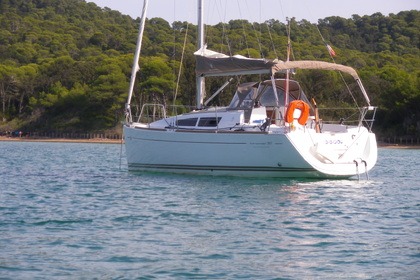 Noleggio Barca a vela Jeanneau SUN ODYSSEY 30I PERFORMANCE  Tolone