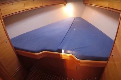 Hire Sailboat Bavaria 34 Cruiser Kiato