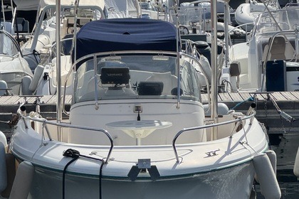 Location Bateau à moteur Jeanneau CAP camarat 625 Roquebrune-sur-Argens