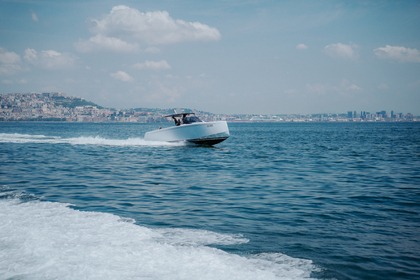 Charter Motorboat Cantiere del Pardo Pardo 43 Naples