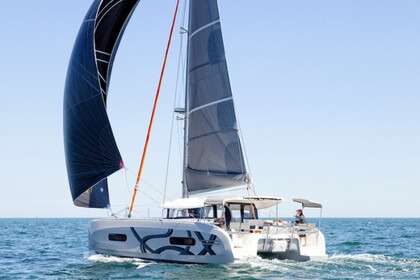 Noleggio Catamarano Excess Excess 11 - 4 + 1 + 1 cab. Mitikas