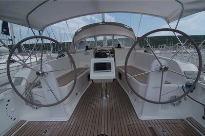 Noleggio Barca a vela BAVARIA CRUISER 41 Ponte