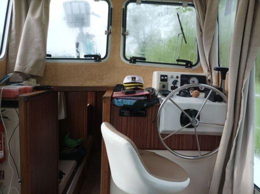 Joigny Houseboat Pénichette® 1107 W alt tag text