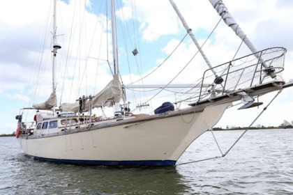 Hire Sailboat Klassieke Tweemaster IJsselmeer