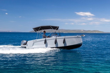 Hire Motorboat Moonday Matrix 655 Makarska