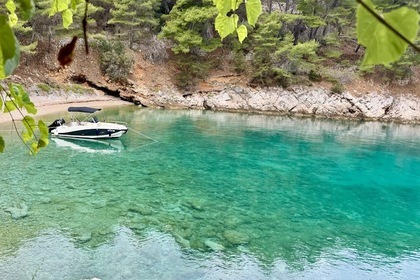 Czarter Łódź motorowa Quicksilver Quicksilver 605 Makarska