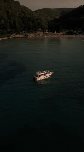 Omiš Motorboat Jeanneau Merry Fisher 855 alt tag text