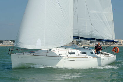 Charter Sailboat BENETEAU FIRST 36.7 Brest