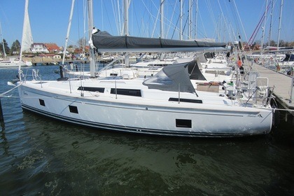 Hire Sailboat  Hanse 418 Saltsjöbaden