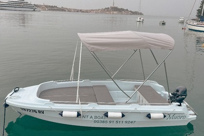Charter Motorboat Roto 1 withaut licence Rovinj
