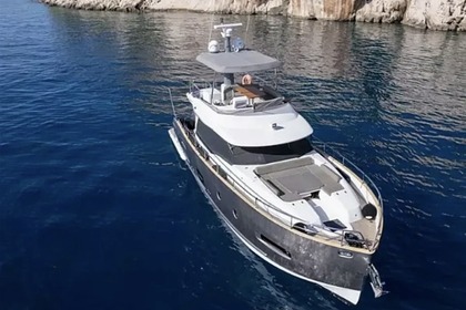 Aluguel Iate Azimut Magellano 53 fly Castellammare di Stabia