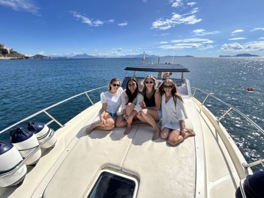 Неаполь Motorboat Gagliotta Gagliardo 37 alt tag text