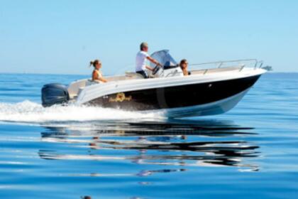 Charter Motorboat Pacific Craft Open 625 Antibes