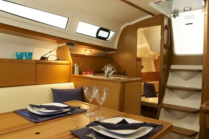 Verhuur Zeilboot JEANNEAU Sun Odyssey 30 i Yerseke