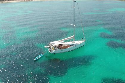 Charter Sailboat Beneteau Oceanis 40 Hyères