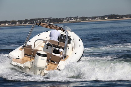Noleggio Gommone Ouest composite Hellios 25 San Fiorenzo