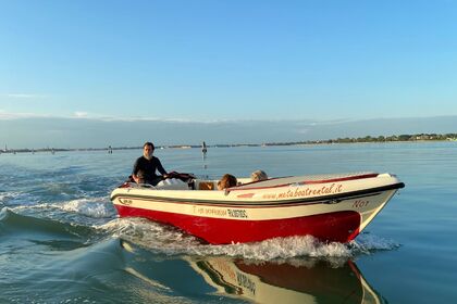 Hyra båt Båt utan licens  Consorzio Cantieristica Minore Veneziana Topetta Bacan 6 Venedig