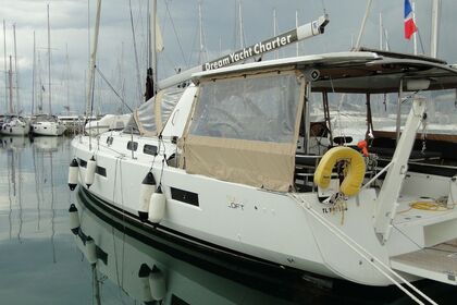 Rental Sailboat Jeanneau Sun Loft 47 monocat Alimos