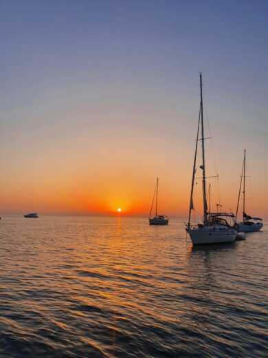 Alicante Sailboat Mariola Aquadrac alt tag text