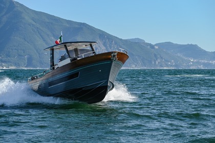 Miete Motorboot Gozzo 35 Celebrity Capri