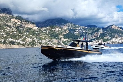 Noleggio Barca a motore ITALYURE 38 CLASSIC Castellammare di Stabia