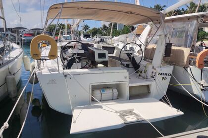 Charter Sailboat Dufour Yachts Dufour 390 Pointe-a-Pitre