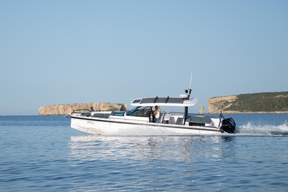 Hire Motorboat Axopar 37 Sun TOP Pilos