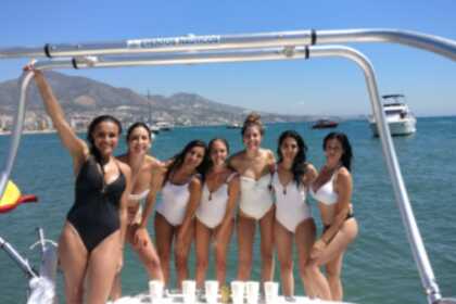 Charter Motorboat Regal ALQUILER BARCO CON LICENCIA Fuengirola