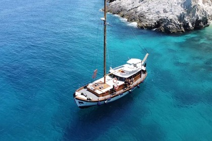 Ενοικίαση Μηχανοκίνητο σκάφος Traditional Mediterranean Cruiser Πόρτο Χέλι