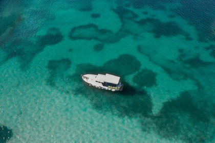 Rental Motorboat Wood Tradicional boat Zadar