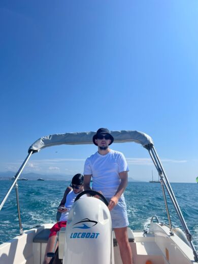 Saint-Laurent-du-Var Without license Karel V160 alt tag text