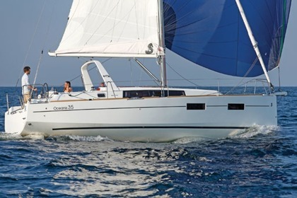 Charter Sailboat BENETEAU OCEANIS 35 Furnari