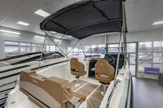 Motorboat Trident Trident 640 Boat layout