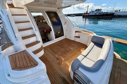 Noleggio Yacht a motore Sealine F42/5 Antibes