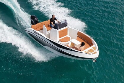 Charter Motorboat Nireus 620cl Malta