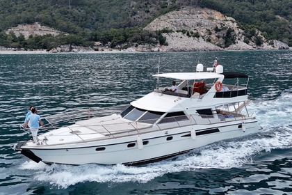 Charter Motorboat Fairline Custom Antalya